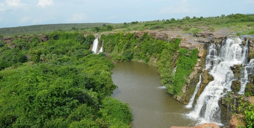 Ethipothala-Waterfalls-Cover-Photo-840x425